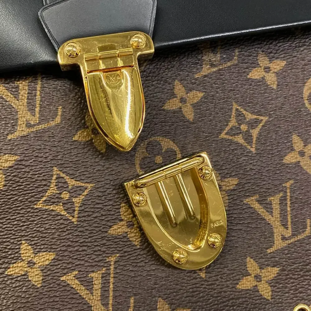 Louis Vuitton One Handle Flap Bag MM Monogram Handbag M43125